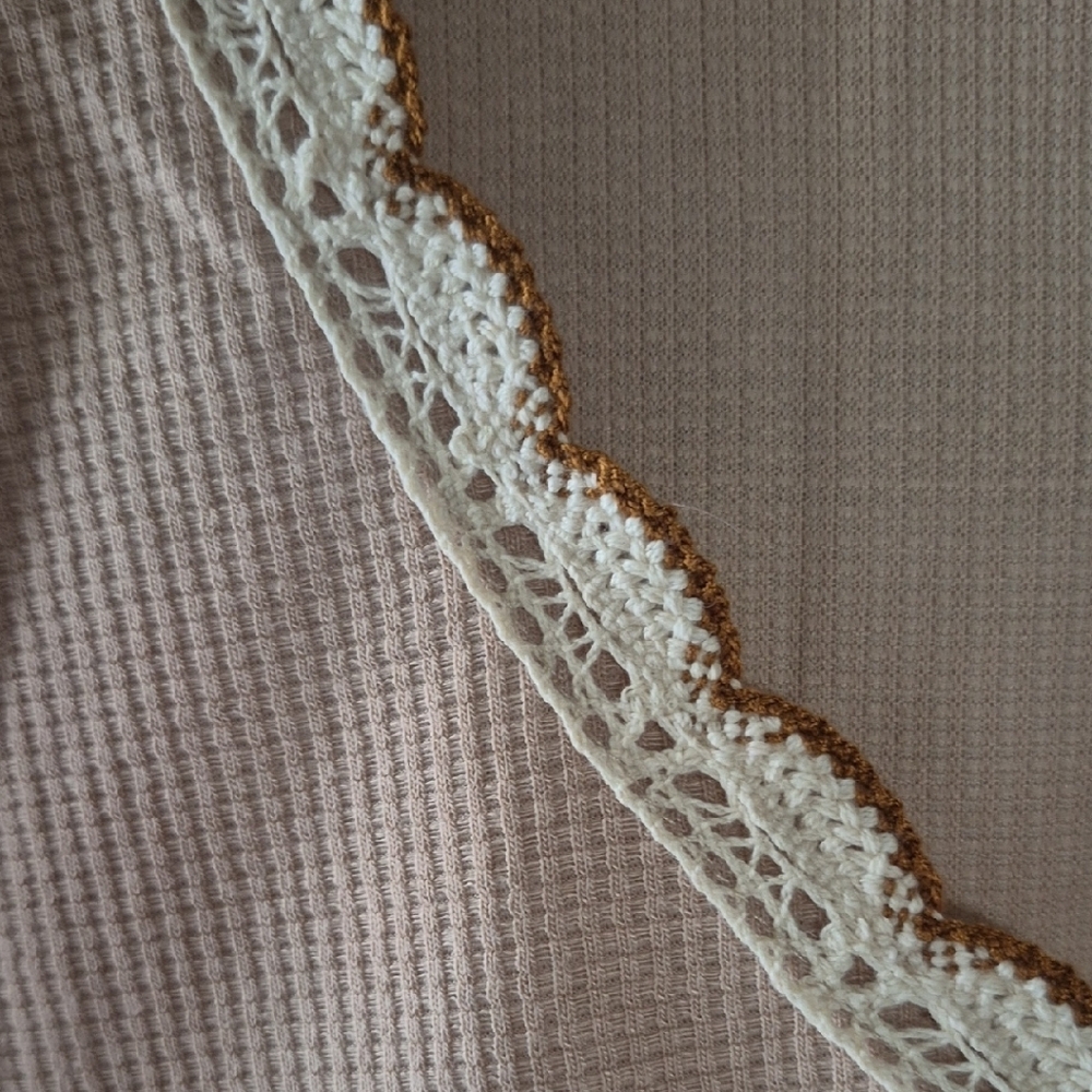 POL Waffle Knit V-Neck Top in beige with Cream Lace - Picture 3 of 7